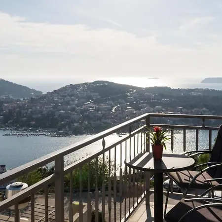 Nuncijata - Three Bedroom With Balcony And Sea View *