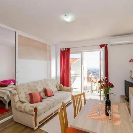 Nuncijata - Three Bedroom With Balcony And Sea View Dubrovnik