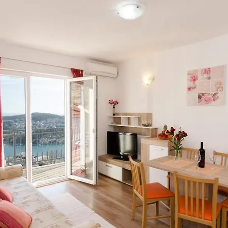 Nuncijata - Three Bedroom With Balcony And Sea View *