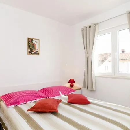 Nuncijata - Three Bedroom With Balcony And Sea View *